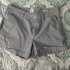 Stripes GAP shorts